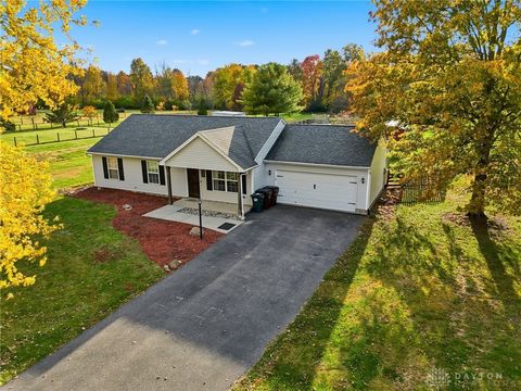 Photo of 9255 Arrowcreek Drive, Oregonia, OH 45054 (MLS # 947335)