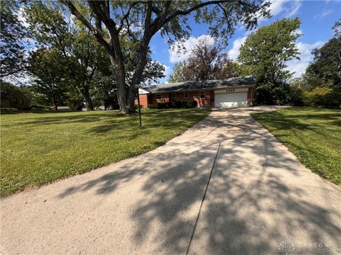 Photo of 4425 Jonathan Drive, Kettering, OH 45440 (MLS # 968910)
