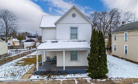 Photo of 908 5th Avenue, Middletown, OH 45044 (MLS # 948782)