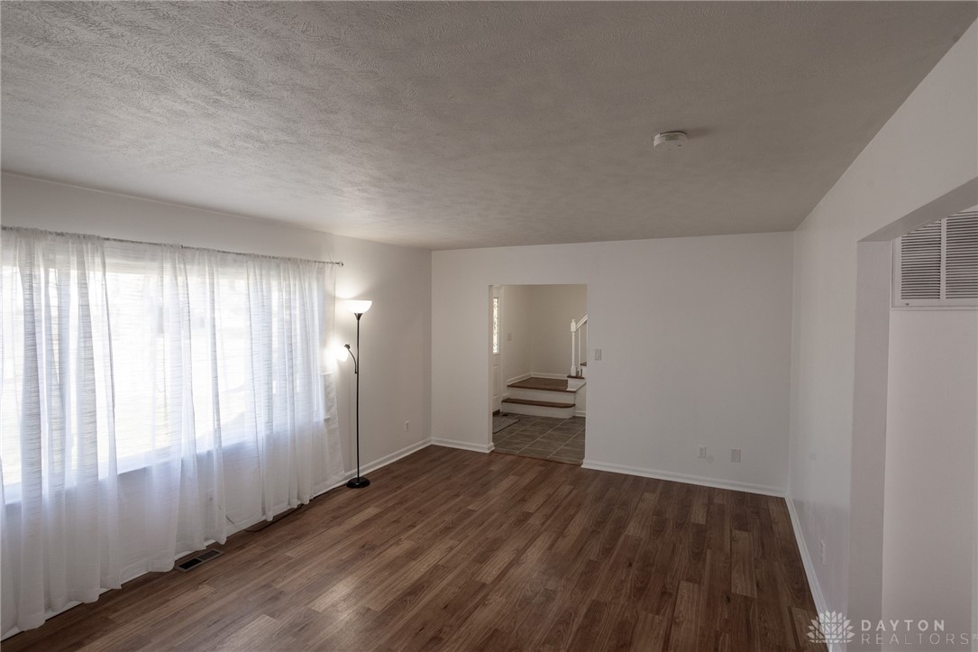 408 Ridgewood Drive, Fairborn, Ohio image 12
