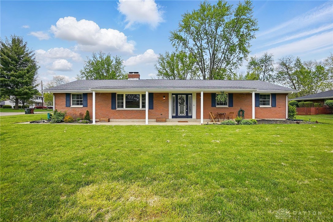 2555 Valdina Drive, Beavercreek, Ohio image 1