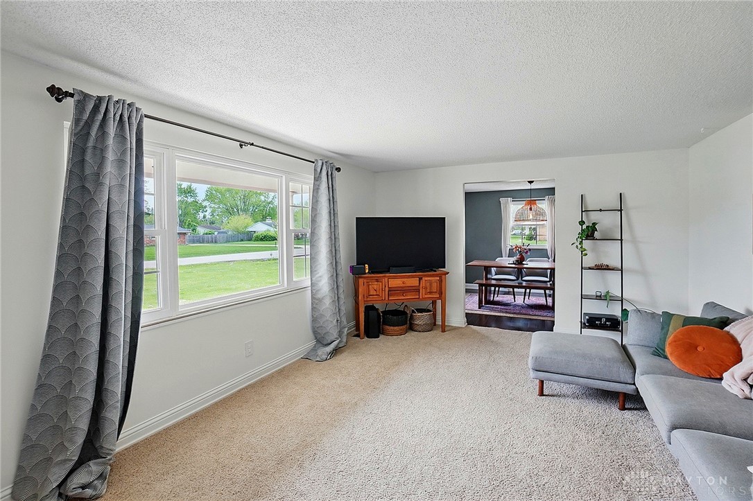 2555 Valdina Drive, Beavercreek, Ohio image 15