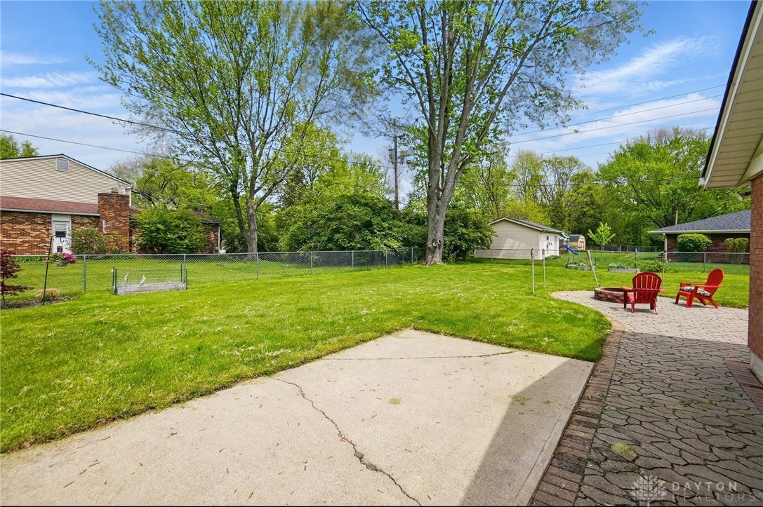 2555 Valdina Drive, Beavercreek, Ohio image 31