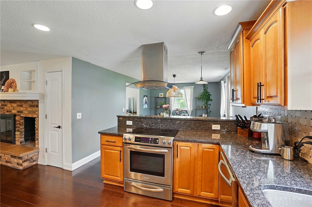 2555 Valdina Drive, Beavercreek, Ohio image 10
