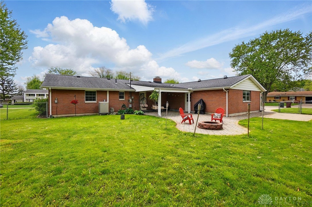 2555 Valdina Drive, Beavercreek, Ohio image 28