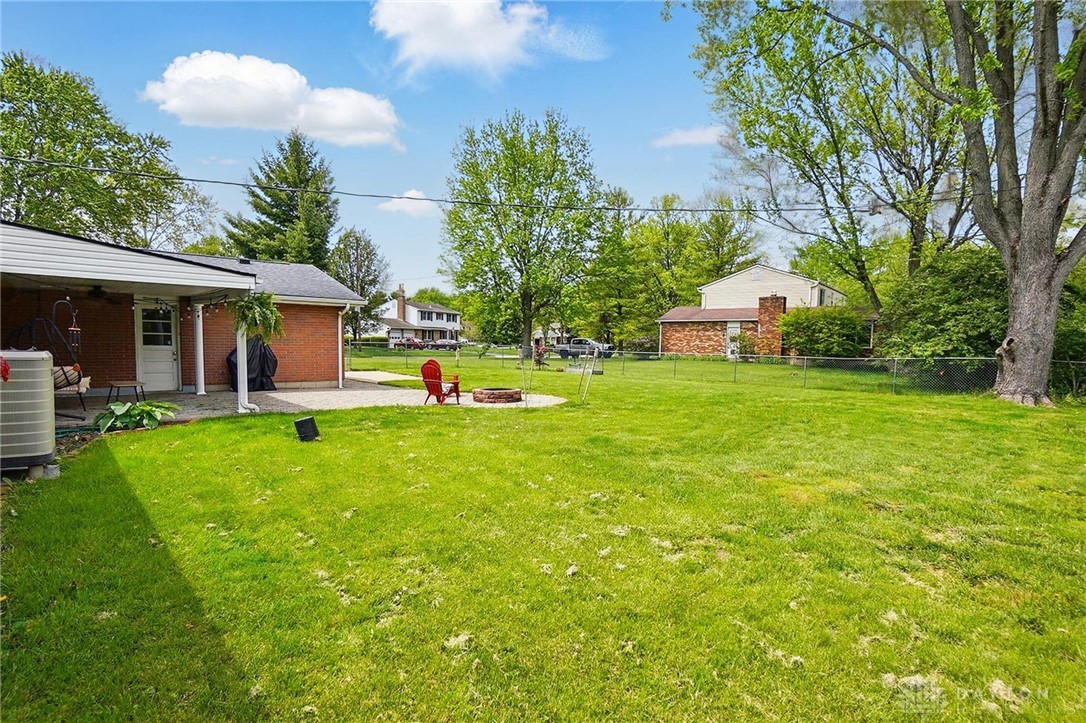 2555 Valdina Drive, Beavercreek, Ohio image 32