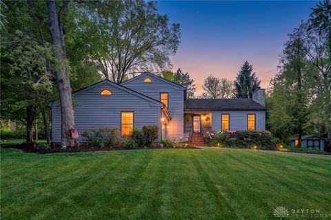 Photo of 141 Camelot Drive, Urbana, OH 43078 (MLS # 960505)