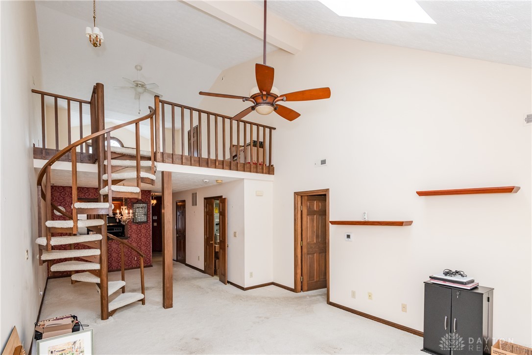137 Crossridge Drive, Kettering, Ohio image 6