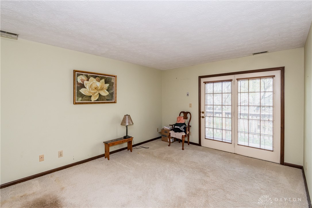 137 Crossridge Drive, Kettering, Ohio image 12