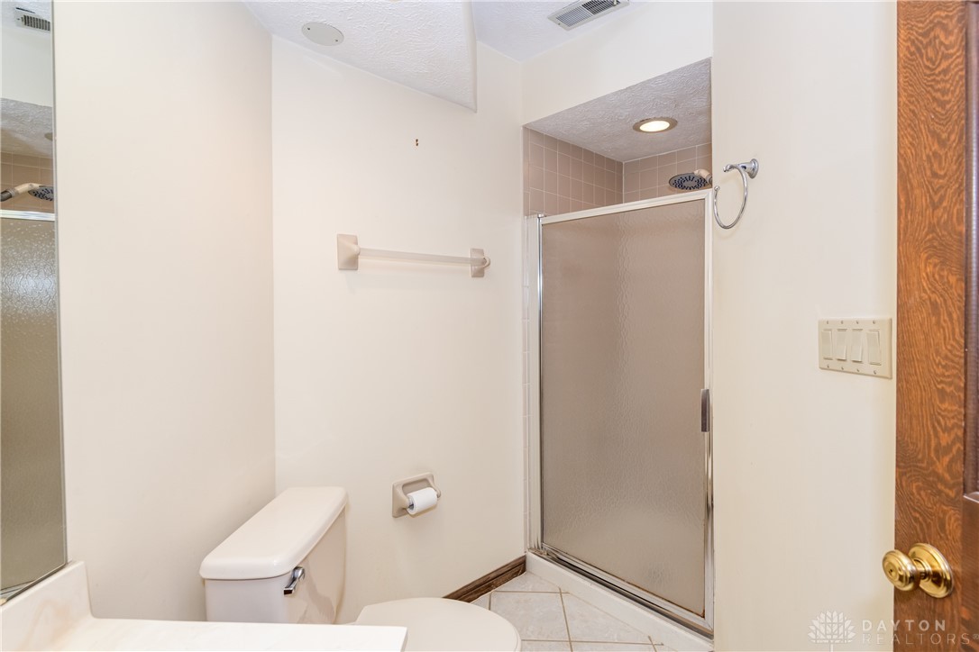 137 Crossridge Drive, Kettering, Ohio image 29