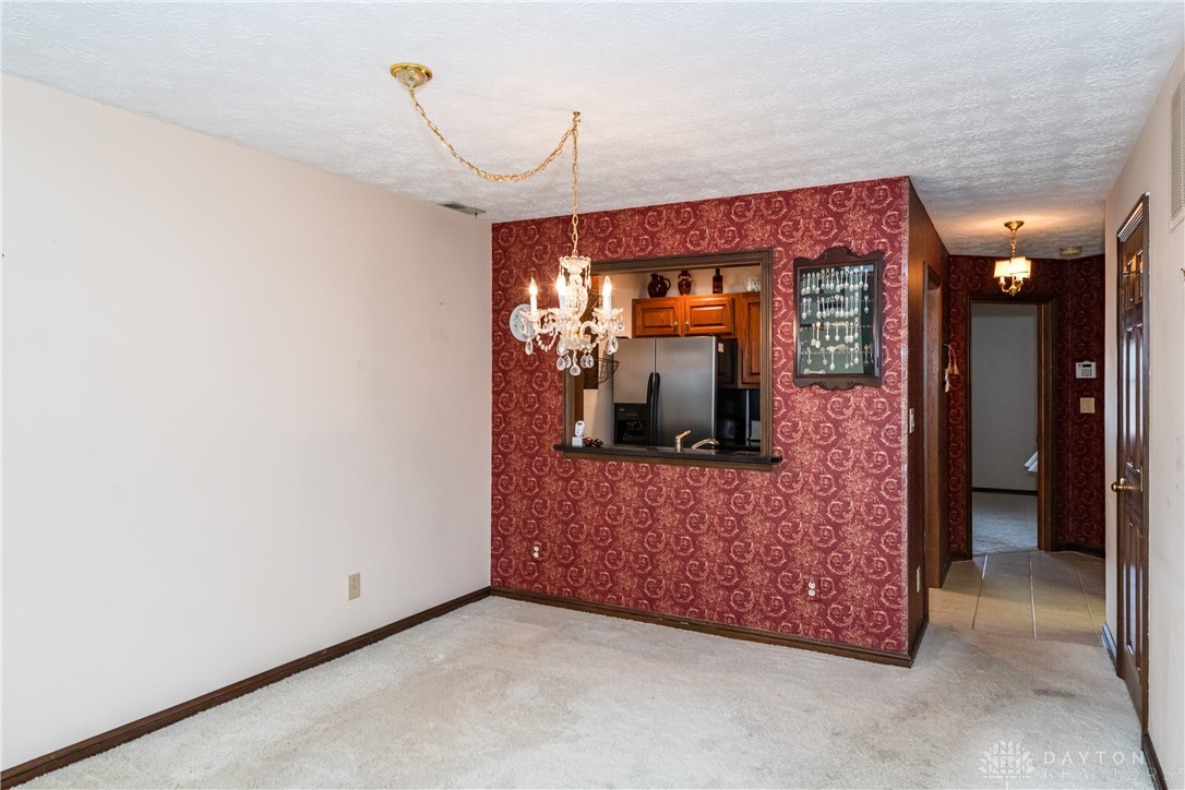 137 Crossridge Drive, Kettering, Ohio image 7