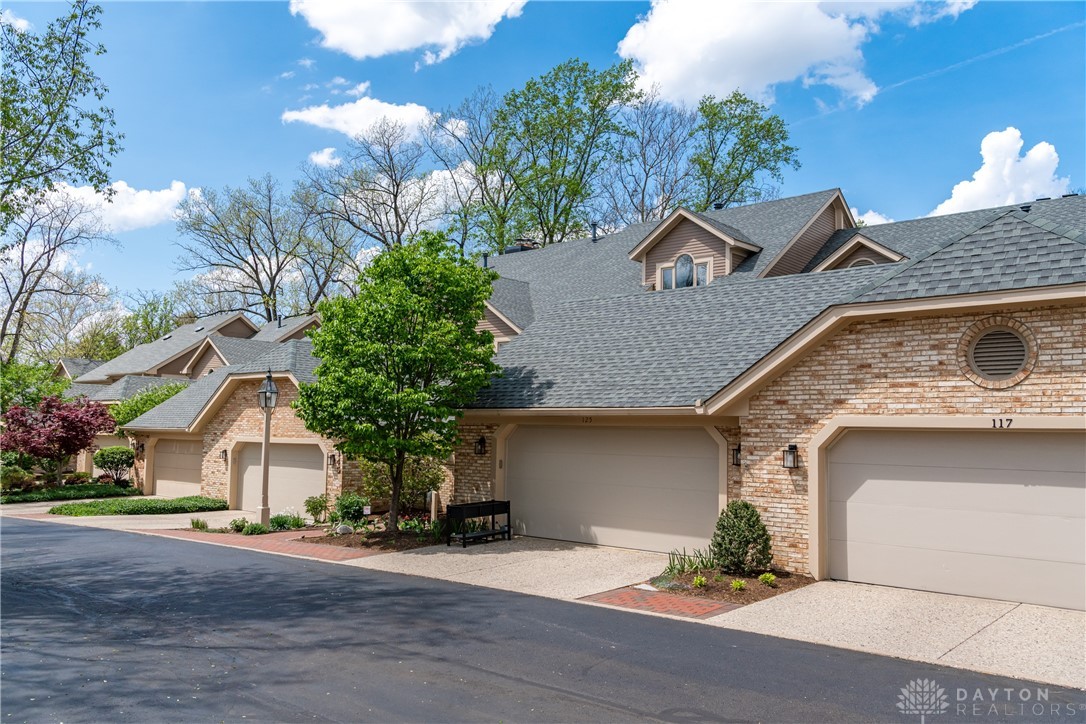 137 Crossridge Drive, Kettering, Ohio image 32