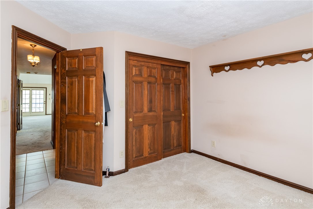 137 Crossridge Drive, Kettering, Ohio image 27