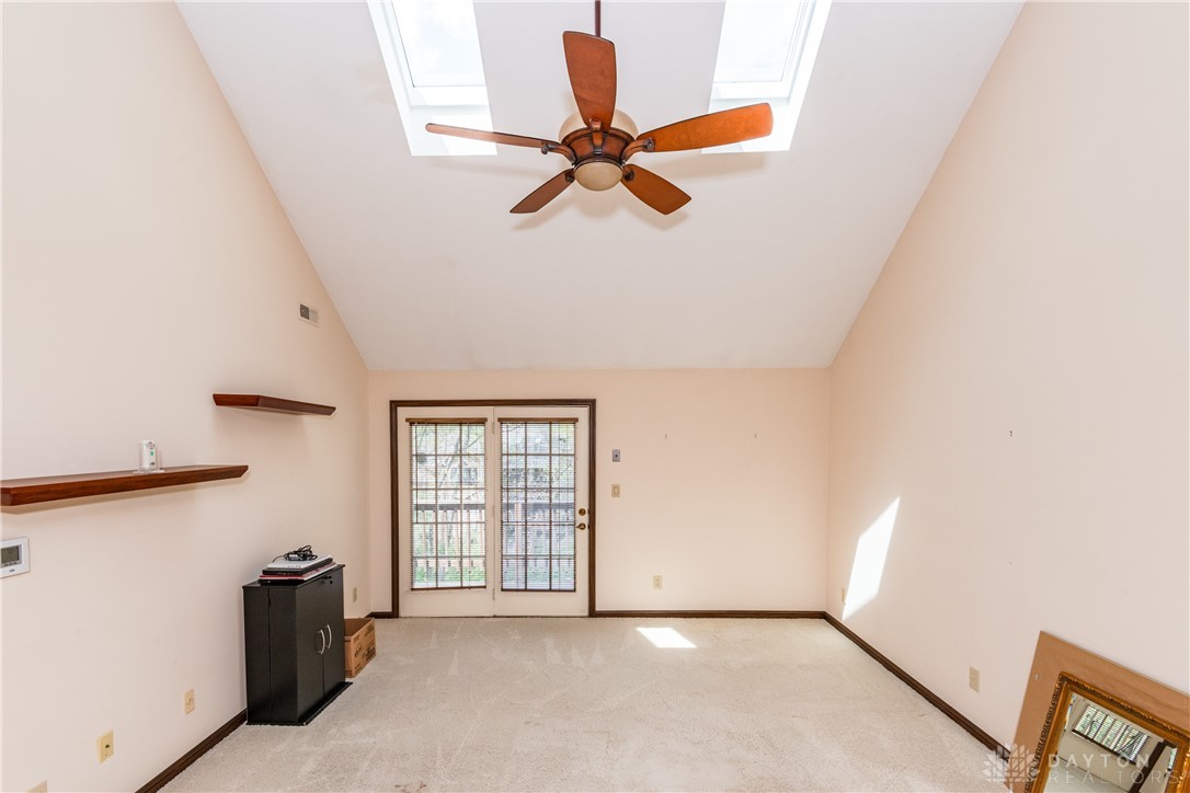137 Crossridge Drive, Kettering, Ohio image 5