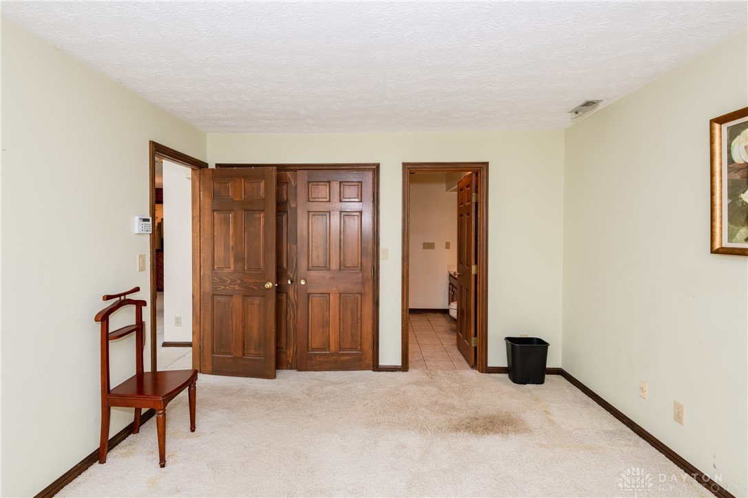 137 Crossridge Drive, Kettering, Ohio image 15