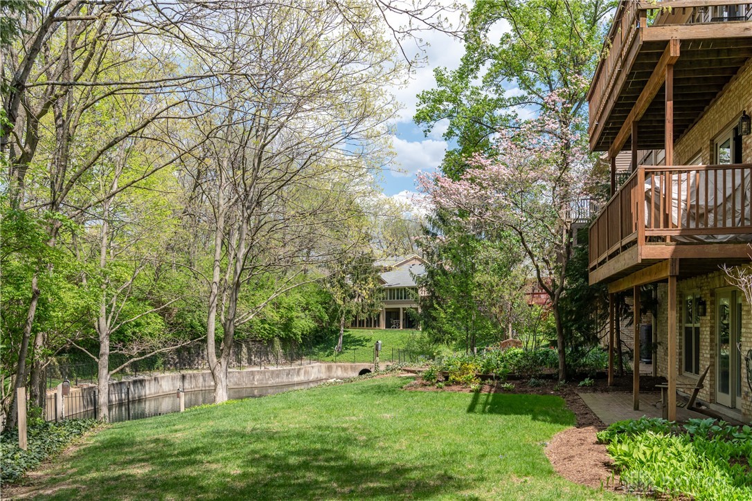 137 Crossridge Drive, Kettering, Ohio image 34
