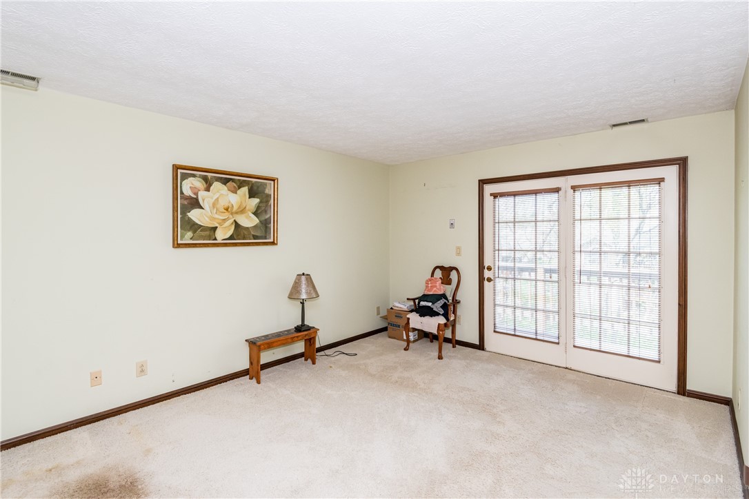 137 Crossridge Drive, Kettering, Ohio image 13
