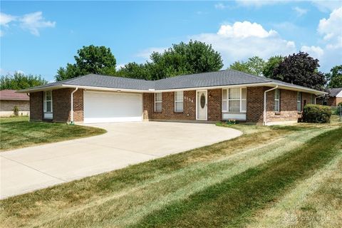 Photo of 8554 Schoolgate Drive, Dayton, OH 45424 (MLS # 941535)