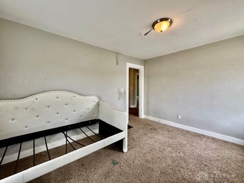 Tiny photo for 200 E Siebenthaler Avenue, Dayton, OH 45405 (MLS # 946190)