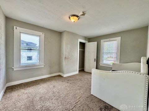 Tiny photo for 200 E Siebenthaler Avenue, Dayton, OH 45405 (MLS # 946190)