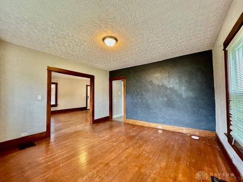 Tiny photo for 200 E Siebenthaler Avenue, Dayton, OH 45405 (MLS # 946190)