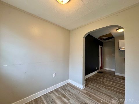 Tiny photo for 200 E Siebenthaler Avenue, Dayton, OH 45405 (MLS # 946190)