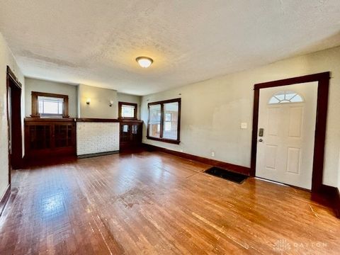 Tiny photo for 200 E Siebenthaler Avenue, Dayton, OH 45405 (MLS # 946190)