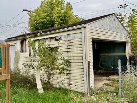Tiny photo for 200 E Siebenthaler Avenue, Dayton, OH 45405 (MLS # 946190)