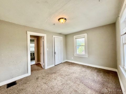 Tiny photo for 200 E Siebenthaler Avenue, Dayton, OH 45405 (MLS # 946190)