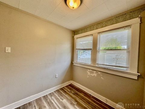 Tiny photo for 200 E Siebenthaler Avenue, Dayton, OH 45405 (MLS # 946190)