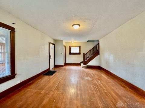 Tiny photo for 200 E Siebenthaler Avenue, Dayton, OH 45405 (MLS # 946190)