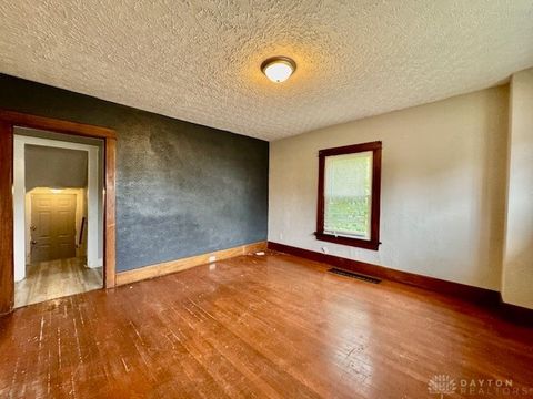 Tiny photo for 200 E Siebenthaler Avenue, Dayton, OH 45405 (MLS # 946190)