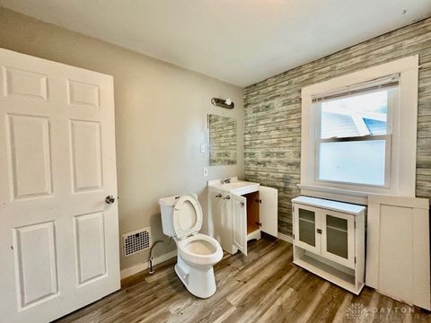 Tiny photo for 200 E Siebenthaler Avenue, Dayton, OH 45405 (MLS # 946190)