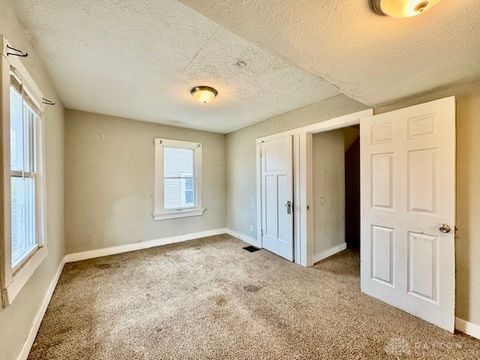 Tiny photo for 200 E Siebenthaler Avenue, Dayton, OH 45405 (MLS # 946190)