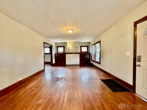 Tiny photo for 200 E Siebenthaler Avenue, Dayton, OH 45405 (MLS # 946190)