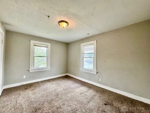 Tiny photo for 200 E Siebenthaler Avenue, Dayton, OH 45405 (MLS # 946190)
