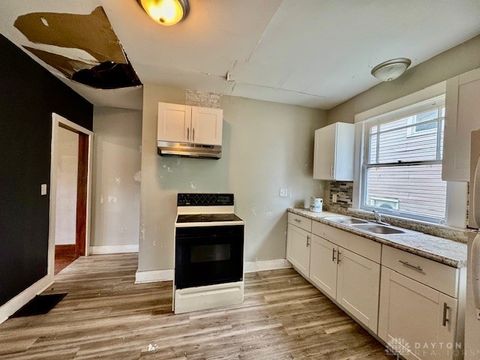 Tiny photo for 200 E Siebenthaler Avenue, Dayton, OH 45405 (MLS # 946190)