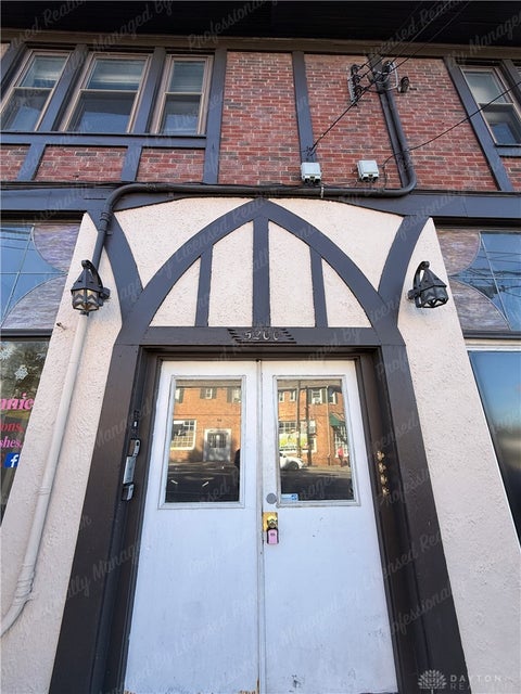Apartment For Rent - 5200 Montgomery Road #1<br/> Cincinnati, OH 45212