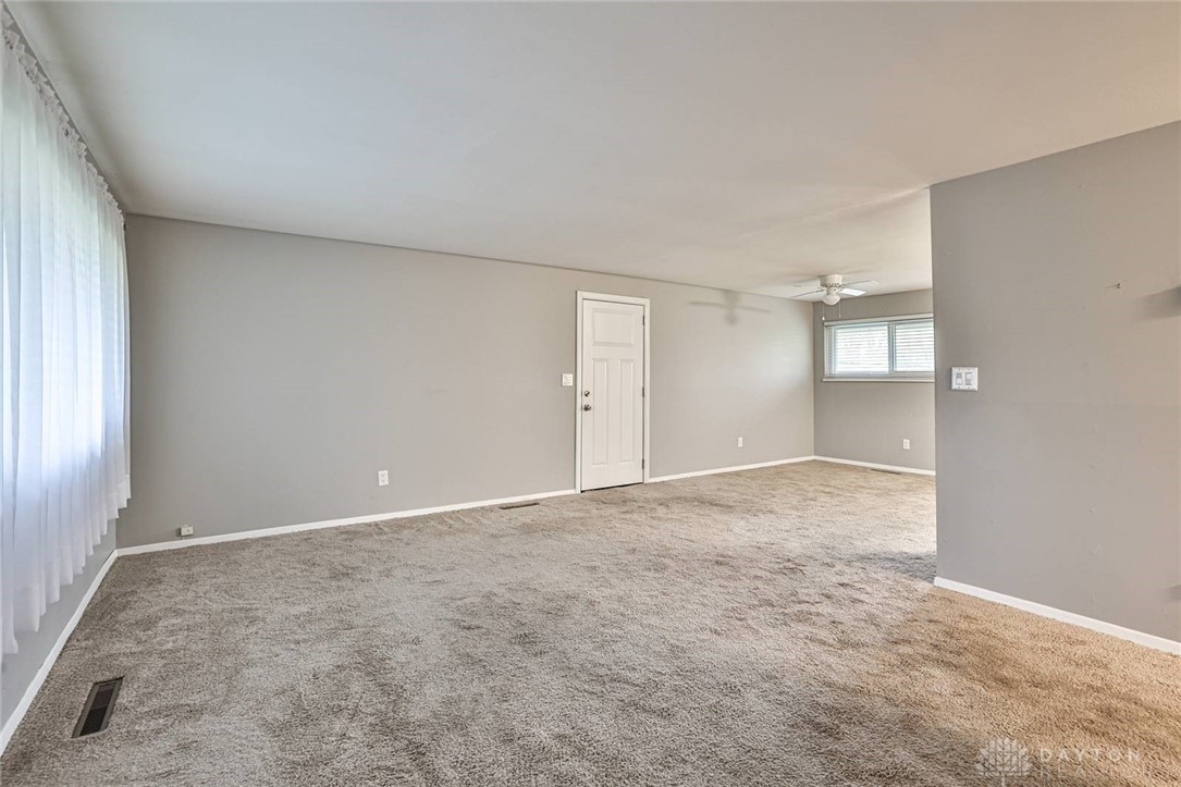 320 Orangewood Drive, Dayton, Ohio image 4