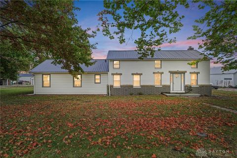 Photo of 8080 Township Line Road, Waynesville, OH 45068 (MLS # 944425)