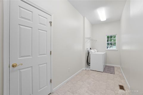 Tiny photo for 2584 Greenbrier Court, Beavercreek, OH 45431 (MLS # 945396)