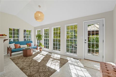 Tiny photo for 2584 Greenbrier Court, Beavercreek, OH 45431 (MLS # 945396)