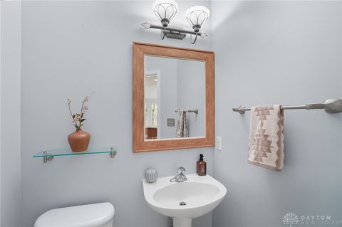 Tiny photo for 2584 Greenbrier Court, Beavercreek, OH 45431 (MLS # 945396)