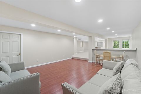 Tiny photo for 2584 Greenbrier Court, Beavercreek, OH 45431 (MLS # 945396)