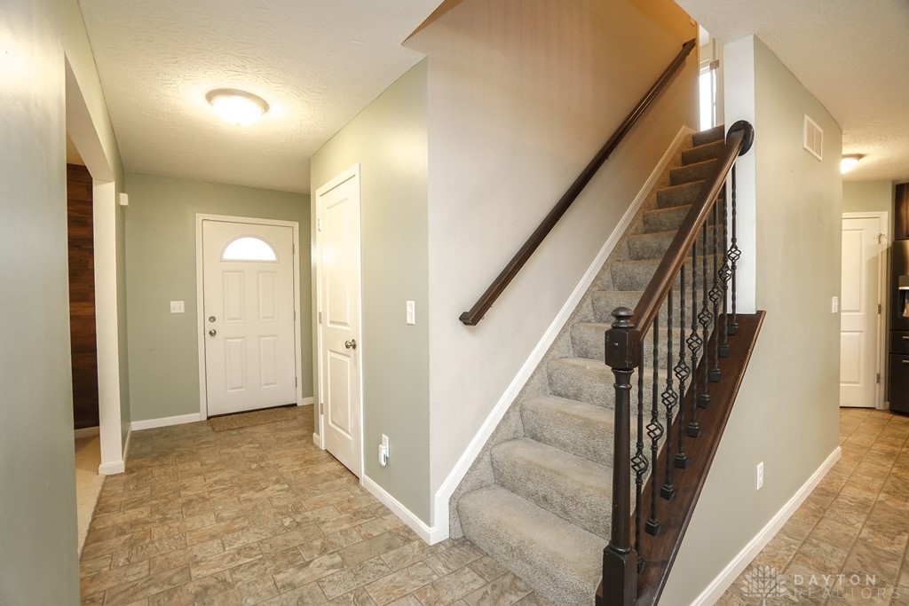 807 Morgan Drive, Monroe, Ohio image 4