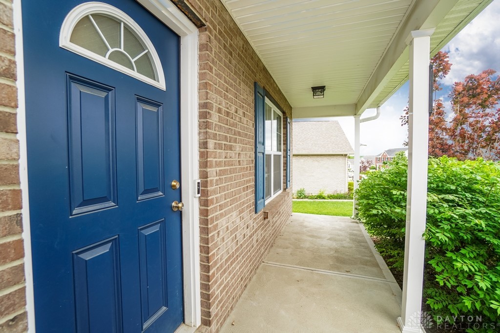 807 Morgan Drive, Monroe, Ohio image 2