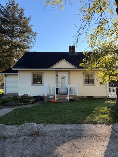 Photo of 6042 10th Avenue, Miamisburg, OH 45342 (MLS # 946622) Photo of 6042 10th Avenue, Miamisburg, OH 45342 (MLS # 946622)