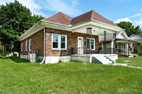 Photo of 652 Syracuse Avenue, Dayton, OH 45405 (MLS # 940662)