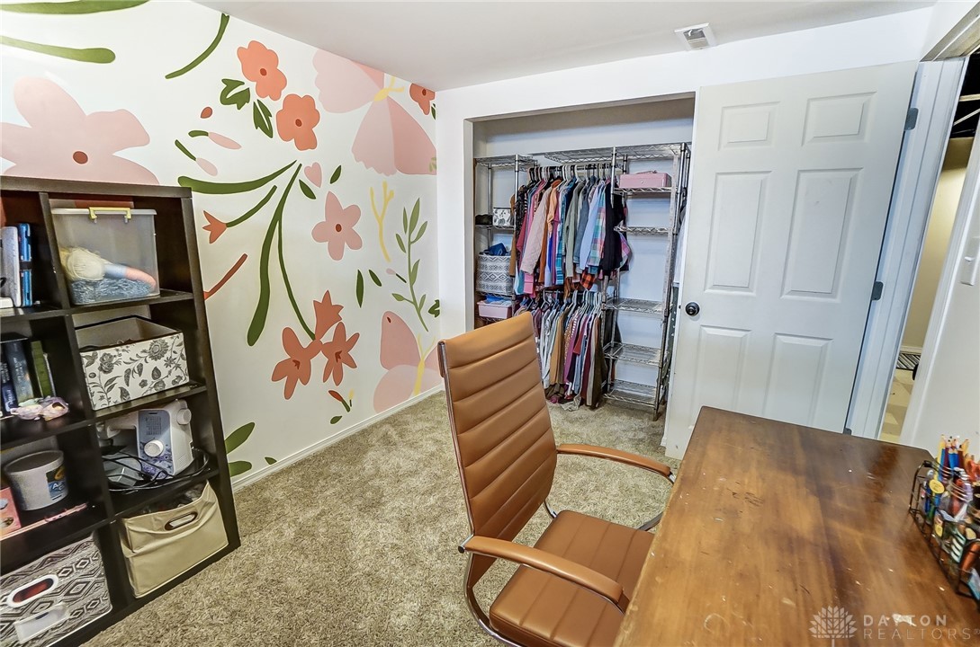 2764 Horstman Drive, Kettering, Ohio image 35