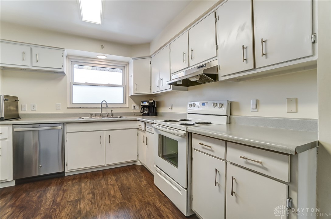2764 Horstman Drive, Kettering, Ohio image 14